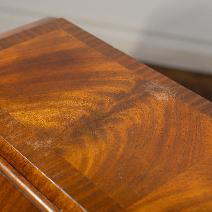 丸みのあるフォルムやカブリオールレッグがエレガント ライティングビューロー /25G