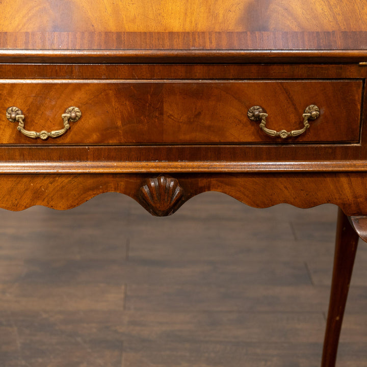 丸みのあるフォルムやカブリオールレッグがエレガント ライティングビューロー /25G