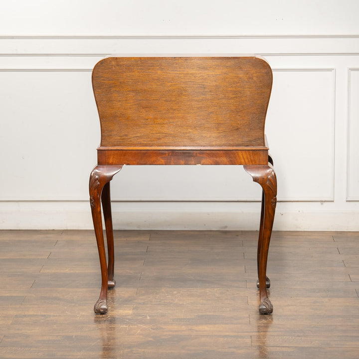 丸みのあるフォルムやカブリオールレッグがエレガント ライティングビューロー /25G