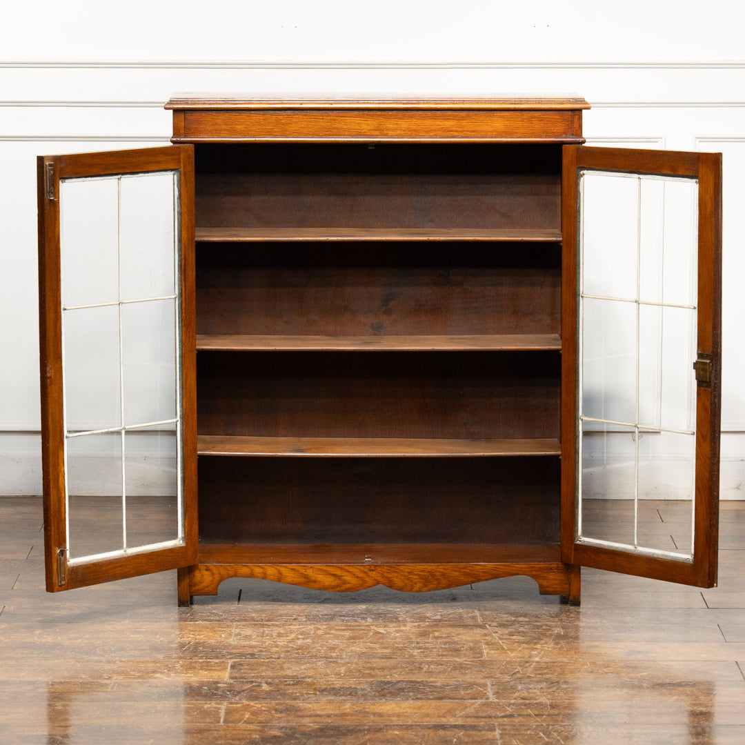 シンプルなフォルムにオーク材の質感が味わい深い ガラス ブックケース /25G