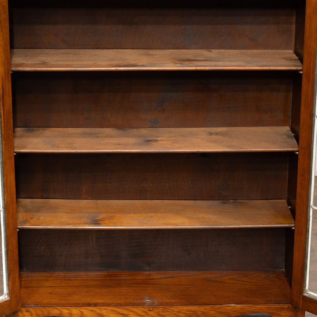 シンプルなフォルムにオーク材の質感が味わい深い ガラス ブックケース /25G