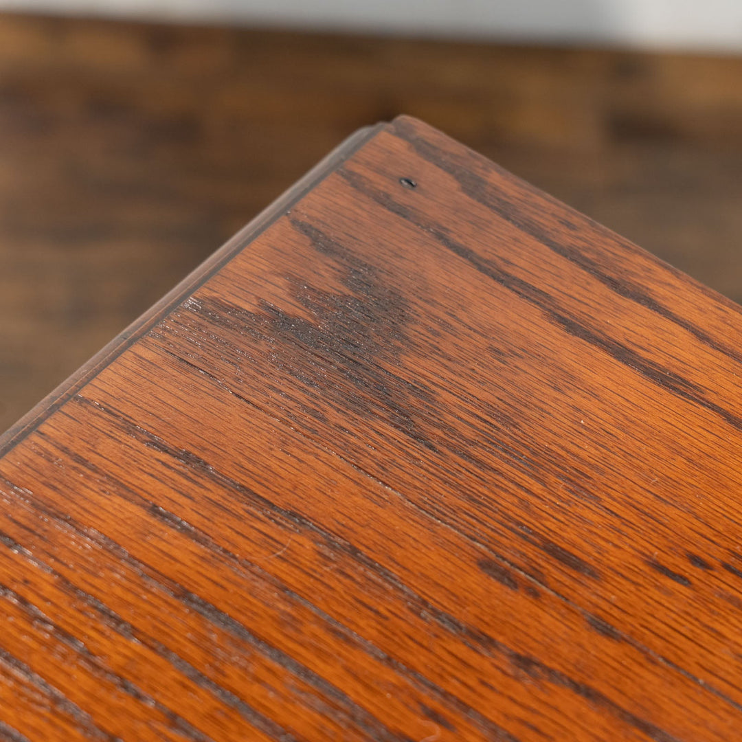 シンプルなフォルムにオーク材の質感が味わい深い ガラス ブックケース /25G