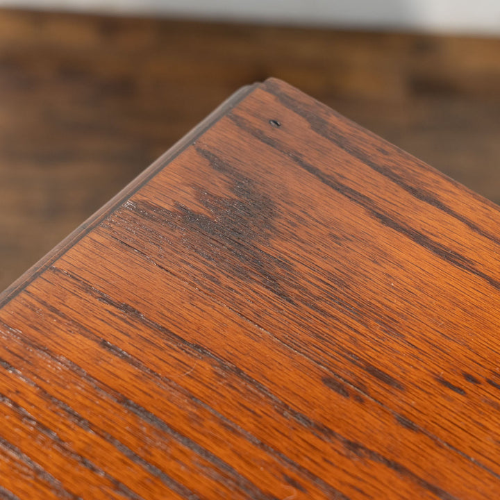 シンプルなフォルムにオーク材の質感が味わい深い ガラス ブックケース /25G