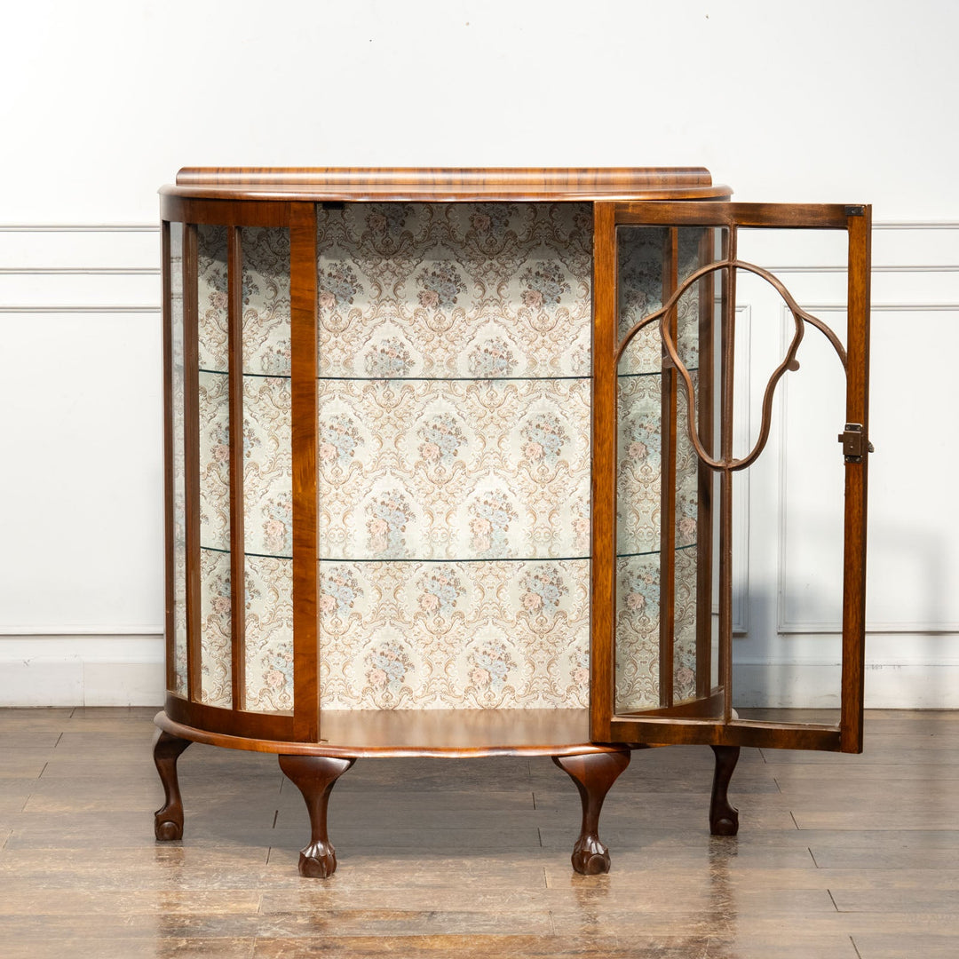 クロウ&ボールのカブリオールレッグが気品ある佇まい ハーフムーン ガラスキャビネット /25G