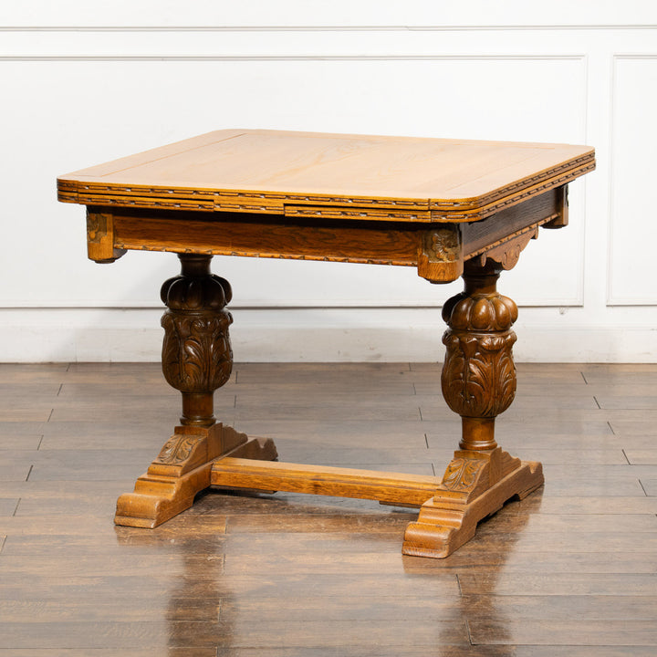 繊細で美しい彫刻のバルボスレッグが目を惹く ドローリーフ 伸長式ダイニングテーブル /25G-C