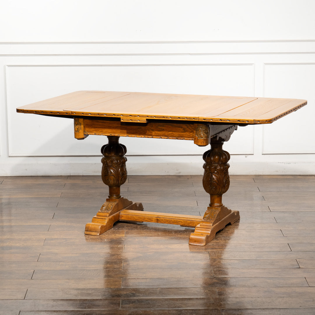 繊細で美しい彫刻のバルボスレッグが目を惹く ドローリーフ 伸長式ダイニングテーブル /25G-C