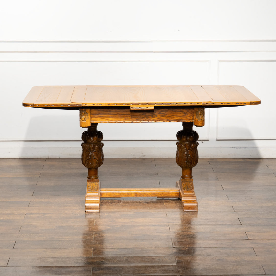 繊細で美しい彫刻のバルボスレッグが目を惹く ドローリーフ 伸長式ダイニングテーブル /25G-C