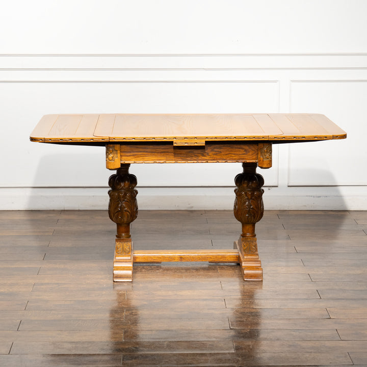 繊細で美しい彫刻のバルボスレッグが目を惹く ドローリーフ 伸長式ダイニングテーブル /25G-C