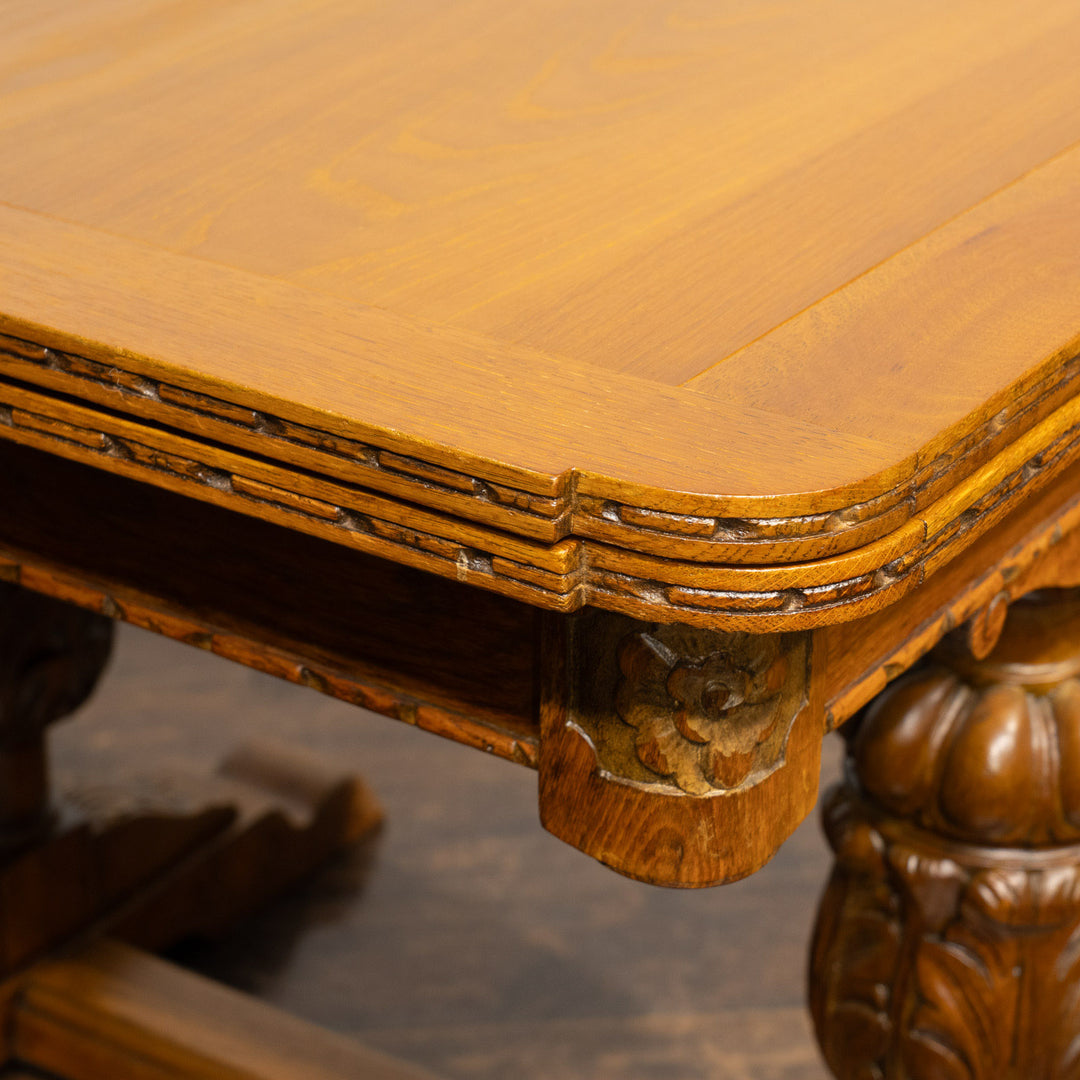 繊細で美しい彫刻のバルボスレッグが目を惹く ドローリーフ 伸長式ダイニングテーブル /25G-C