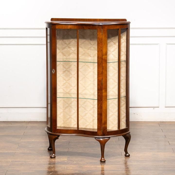 曲線のフロントデザインが優雅 ハーフムーンスタイル ガラスキャビネット /25G