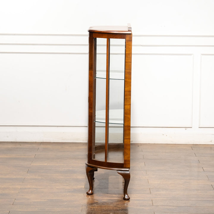 曲線のフロントデザインが優雅 ハーフムーンスタイル ガラスキャビネット /25G