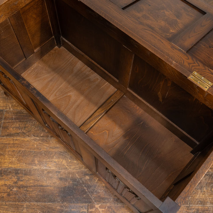 リネンフォールドの装飾が目を惹く 便利な収納付きベンチ オーク ブランケットボックス コファー /25G