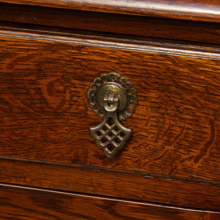 モダンなデザインのハンドルがアクセント キャスター付き サイドボード /25G