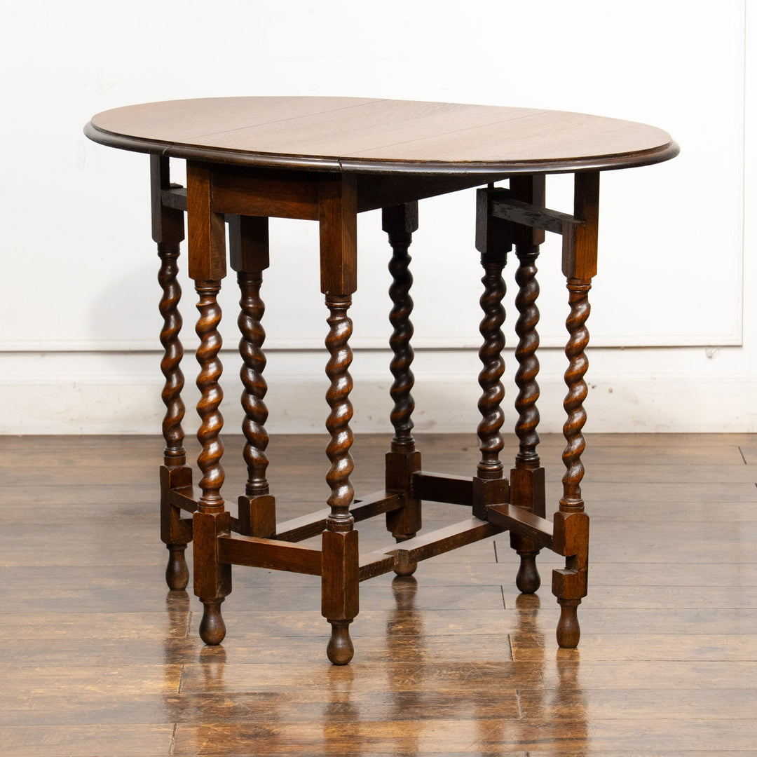 オーク材の虎斑模様や優美なツイストレッグが魅力 ゲートレッグ 折りたたみテーブル /25G-C