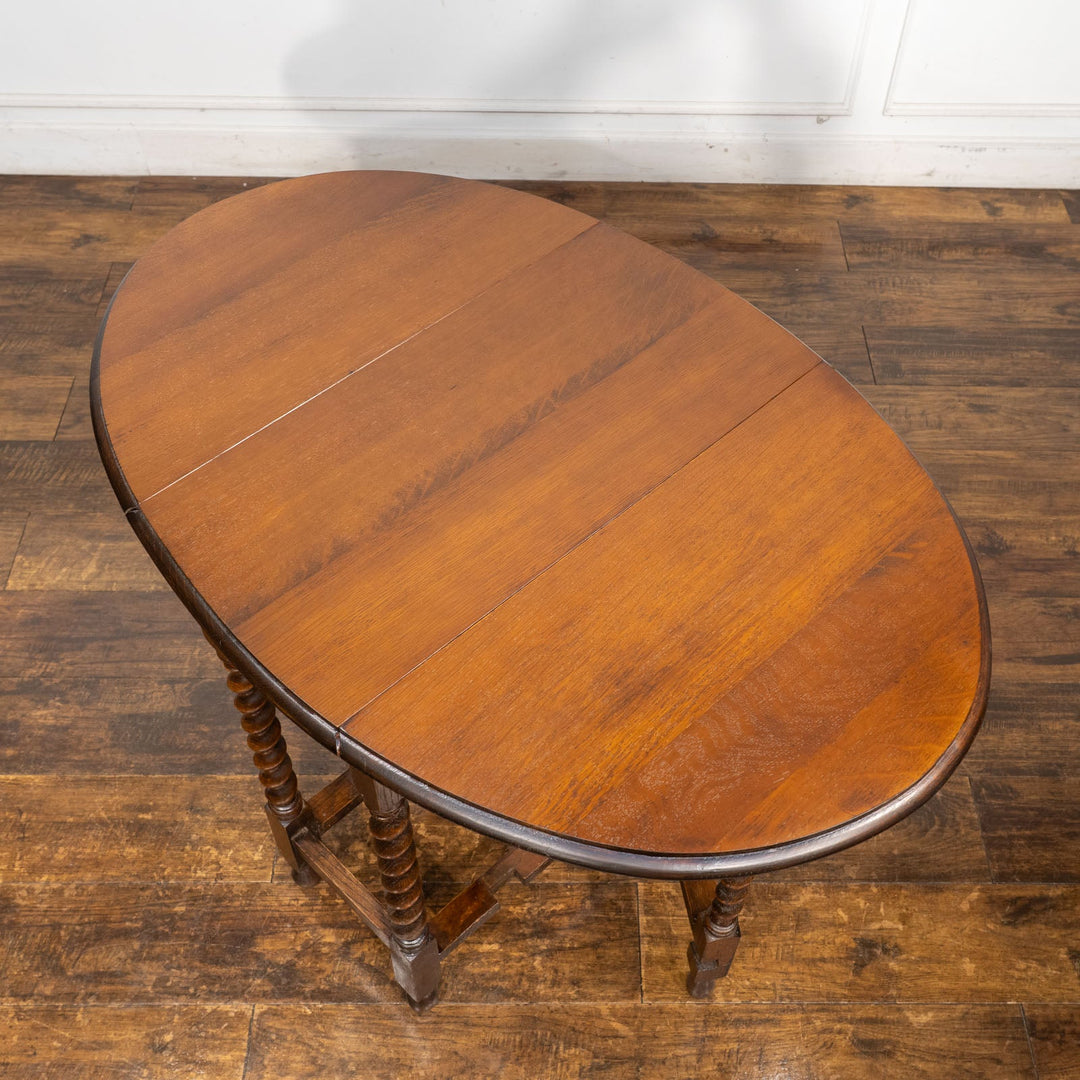 オーク材の虎斑模様や優美なツイストレッグが魅力 ゲートレッグ 折りたたみテーブル /25G-C