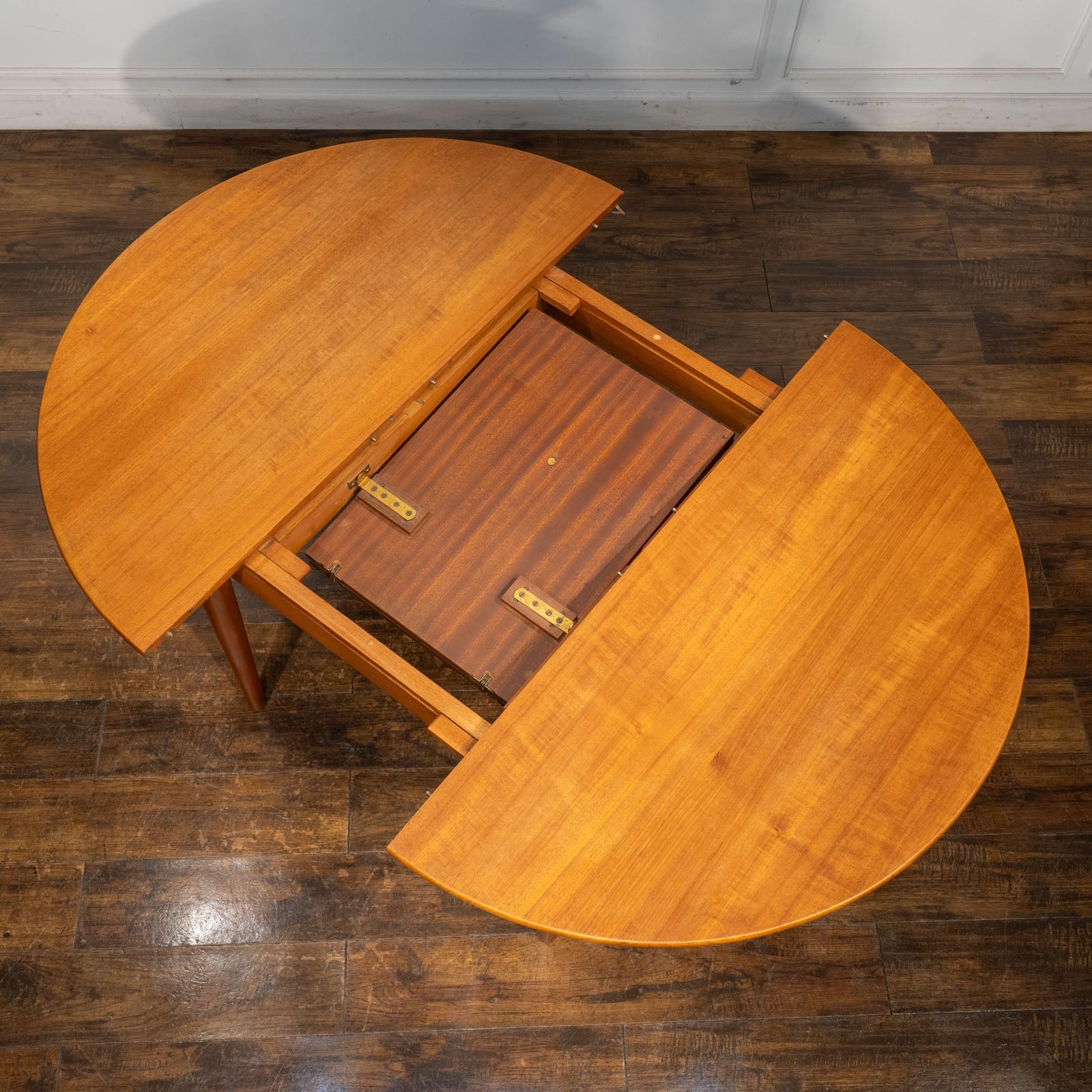 北欧らしいシンプルですっきりとしたデザイン エクステンション