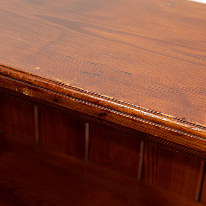 パイン材の木目が映えるシンプルなデザイン ブックシェルフ /25G