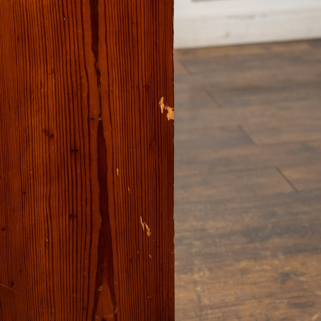 パイン材の木目が映えるシンプルなデザイン ブックシェルフ /25G