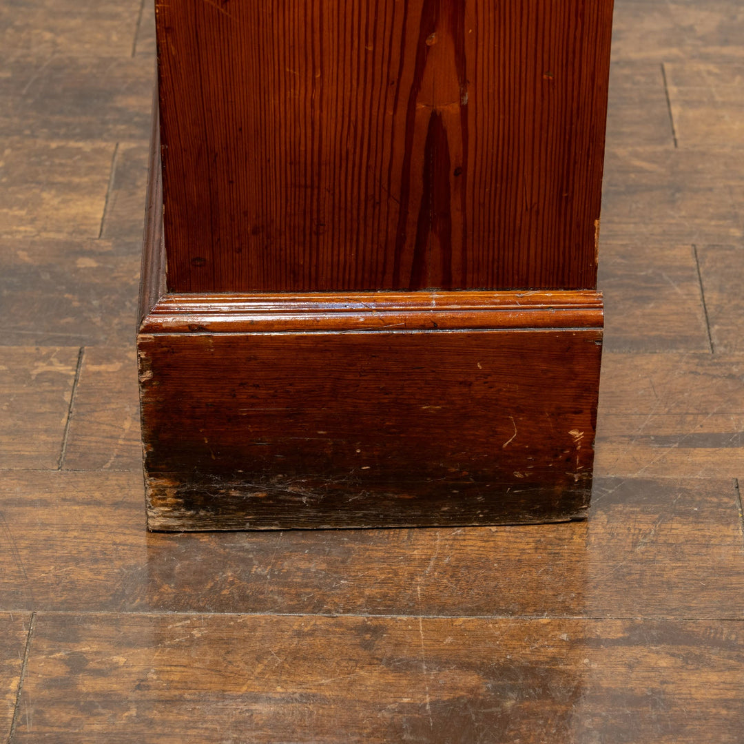 パイン材の木目が映えるシンプルなデザイン ブックシェルフ /25G