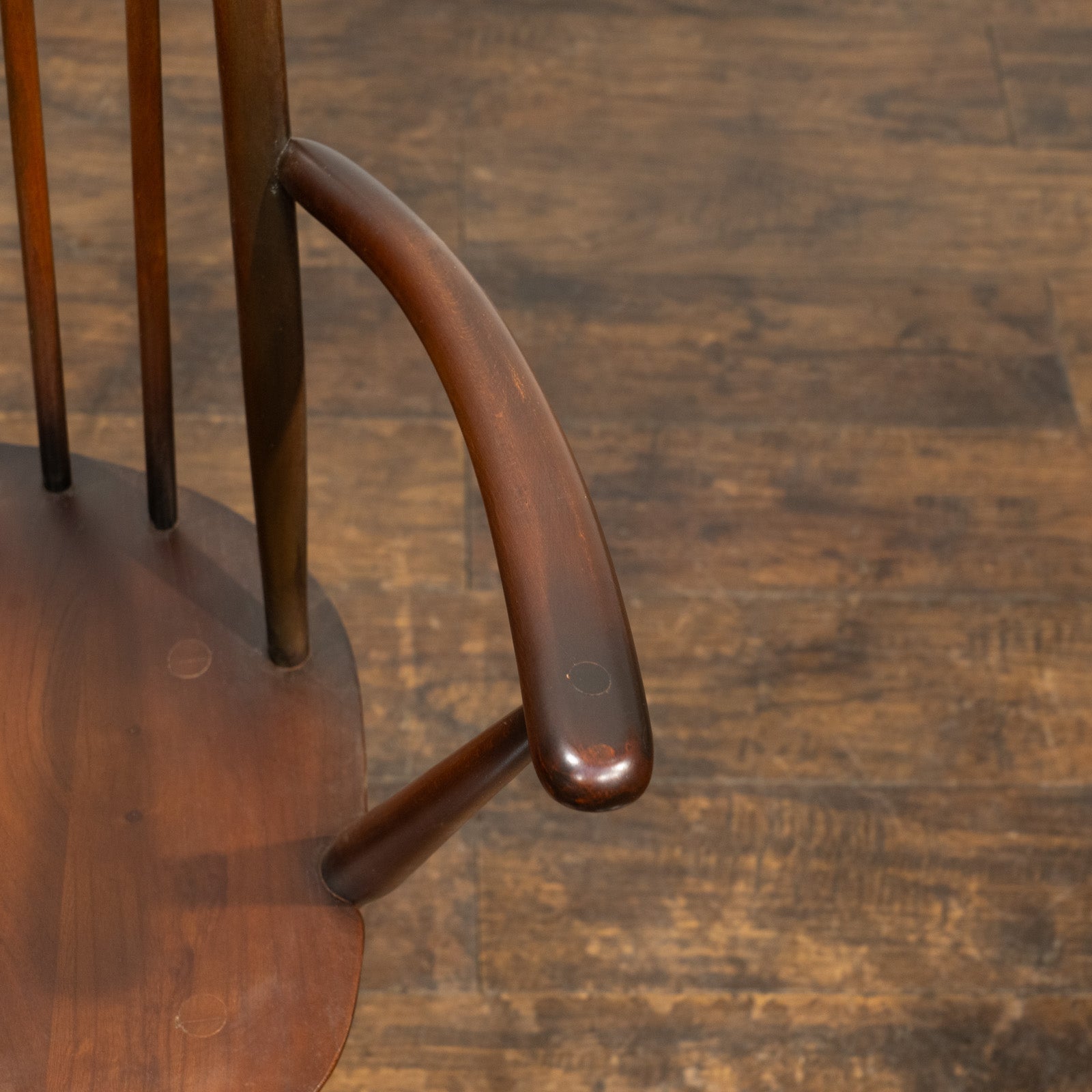 英国【ERCOL アーコール】クエーカーアームチェア No.365A ウインザー