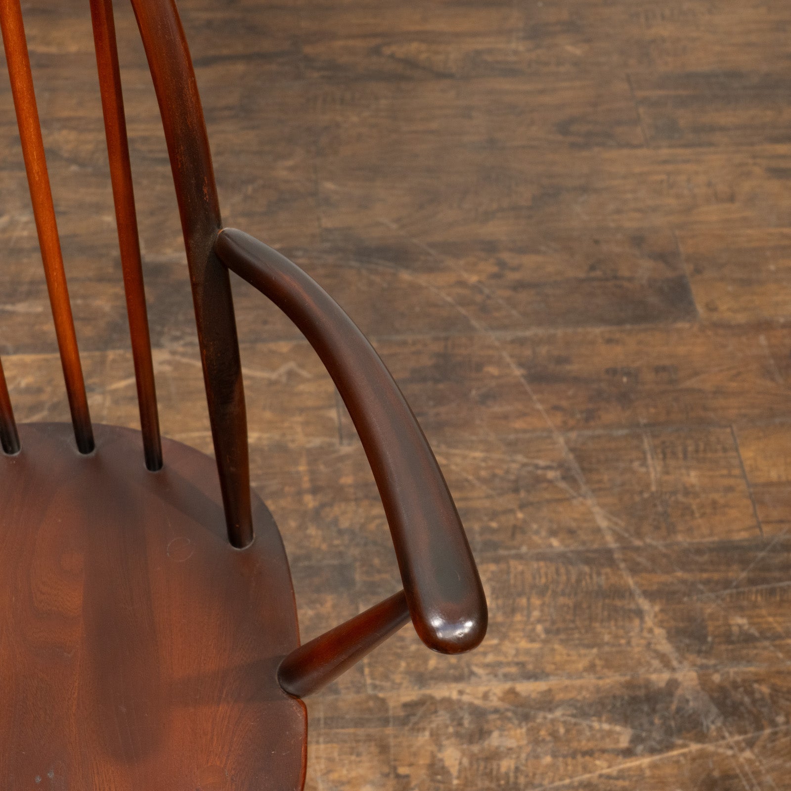 英国【ERCOL アーコール】クエーカーアームチェア No.365A ウインザー