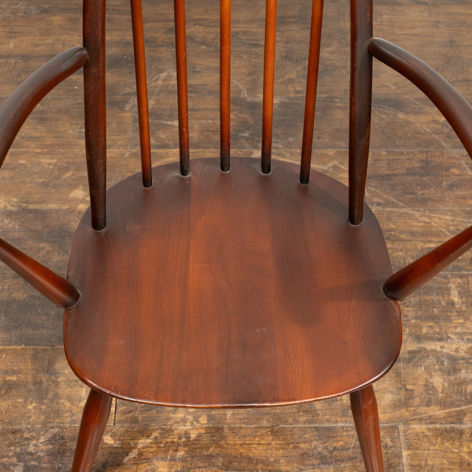 英国【ERCOL アーコール】クエーカーアームチェア No.365A ウインザー