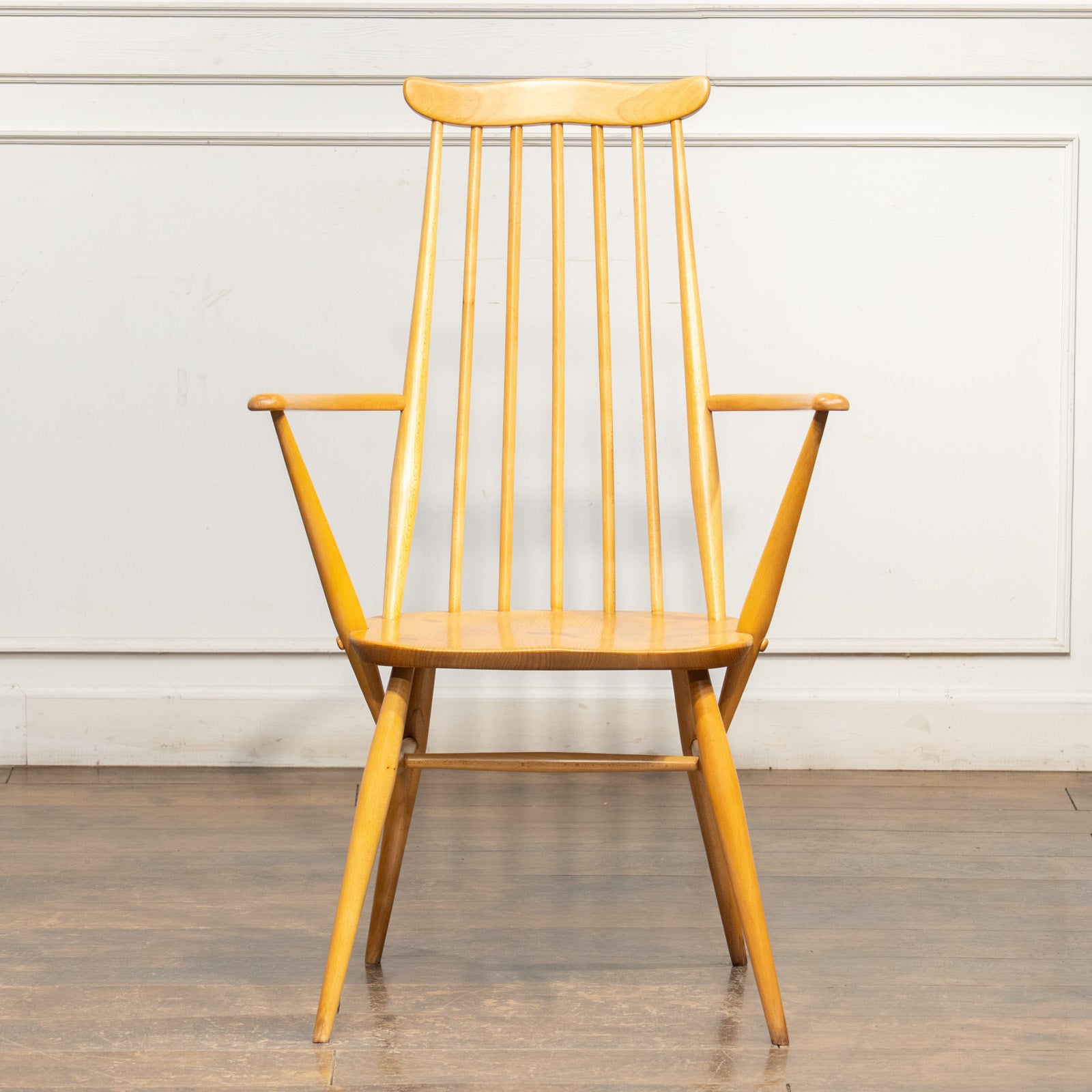 ERCOL(アーコール)ゴールドスミス アームチェア ダークコロニアル 701 英国【ERCOL アーコール】スラッとしたハイバックが特徴的 ウィンザー