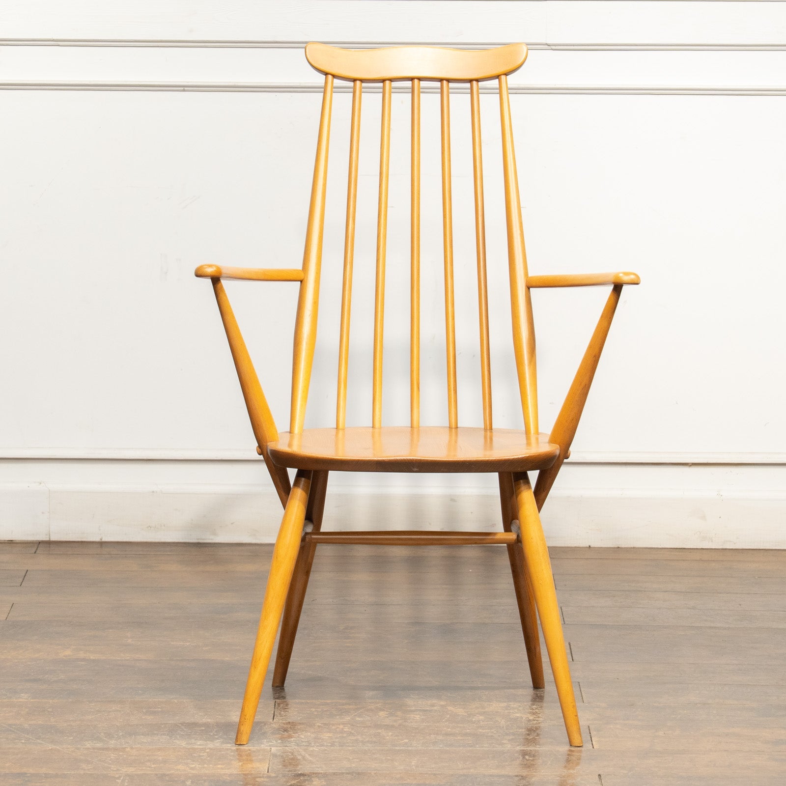 英国【ERCOL アーコール】スラッとしたハイバックが特徴的 ウィンザー