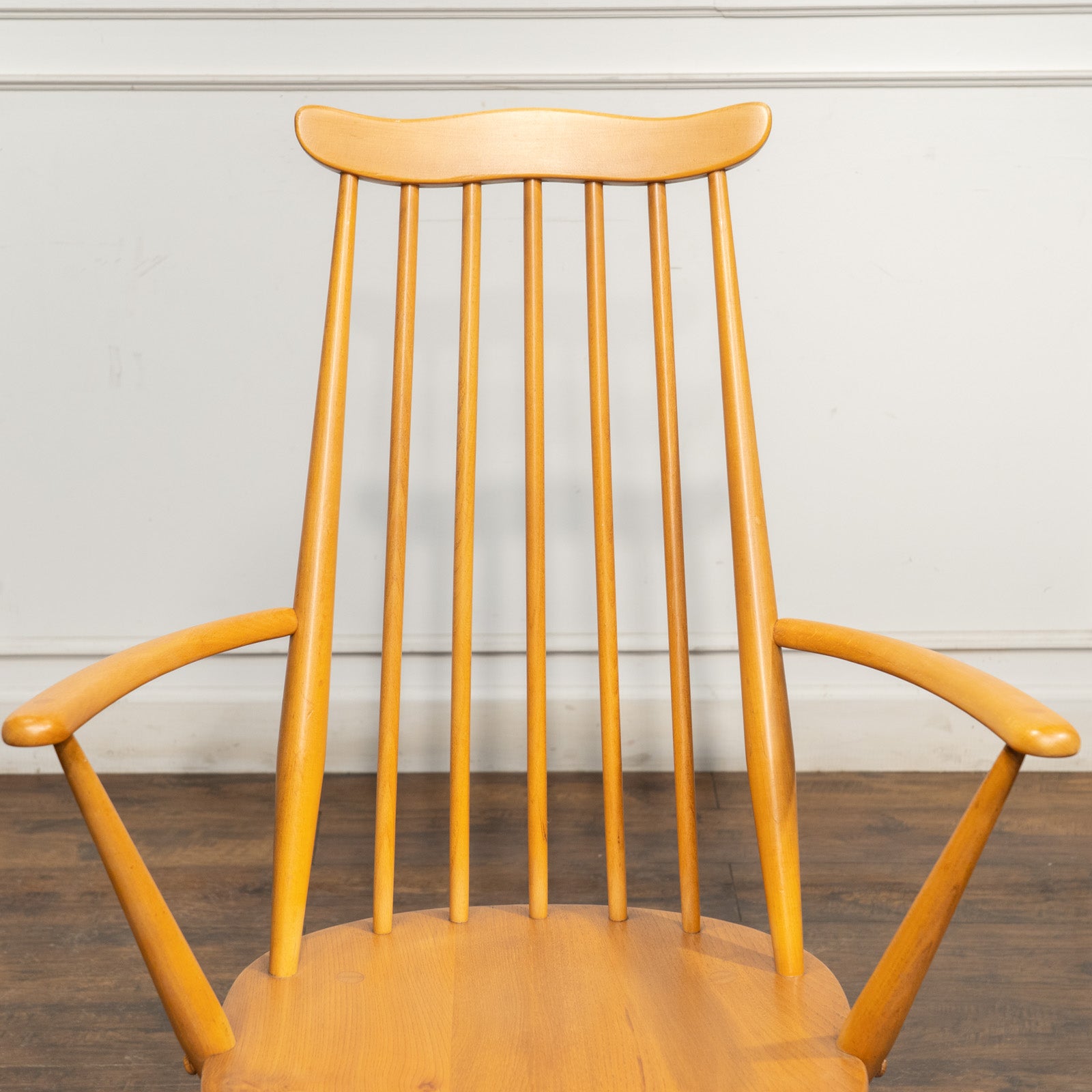 英国【ERCOL アーコール】スラッとしたハイバックが特徴的 ウィンザー