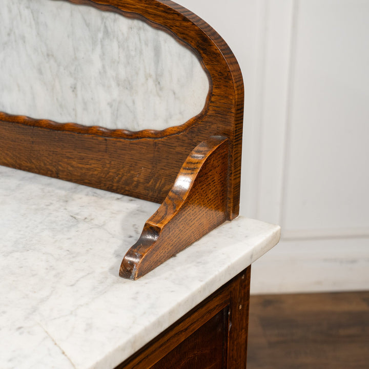 美しい大理石天板が高級感を醸し出す オーク ウォッシュスタンド