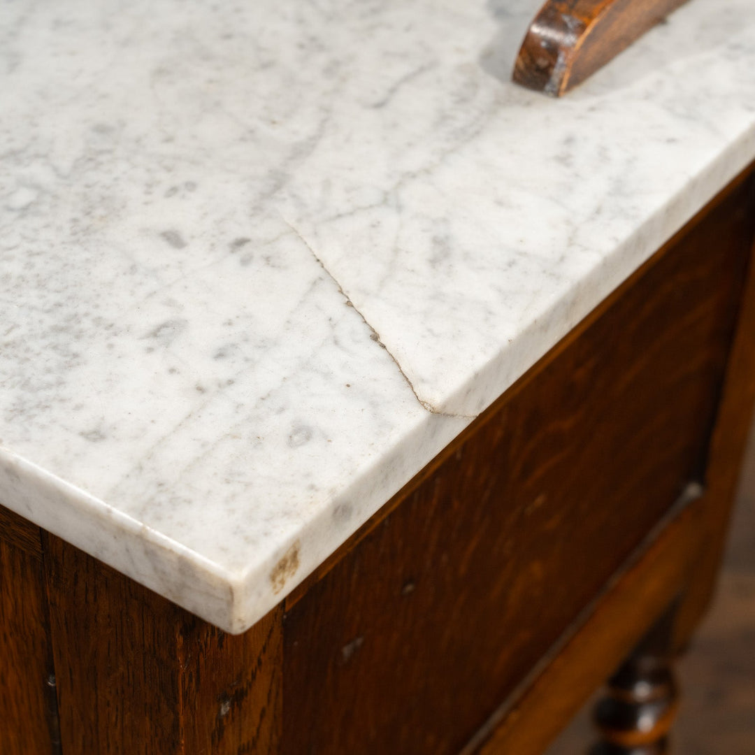 美しい大理石天板が高級感を醸し出す オーク ウォッシュスタンド