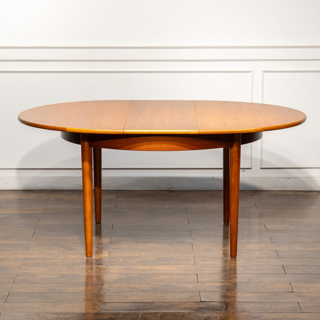 英国【Jentique ジェンティーク】洗練されたデザイン エクステンション ラウンド ダイニングテーブル /25G