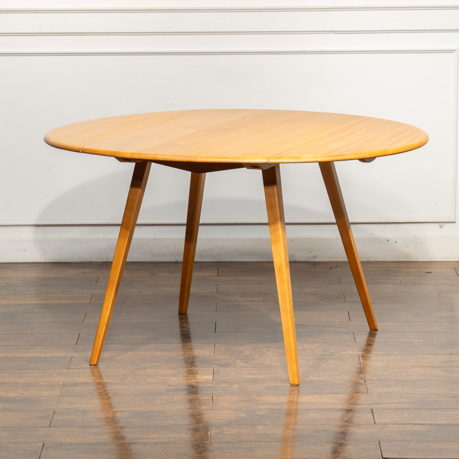 英国【ERCOL アーコール】スペースに合わせて調整できる ドロップ