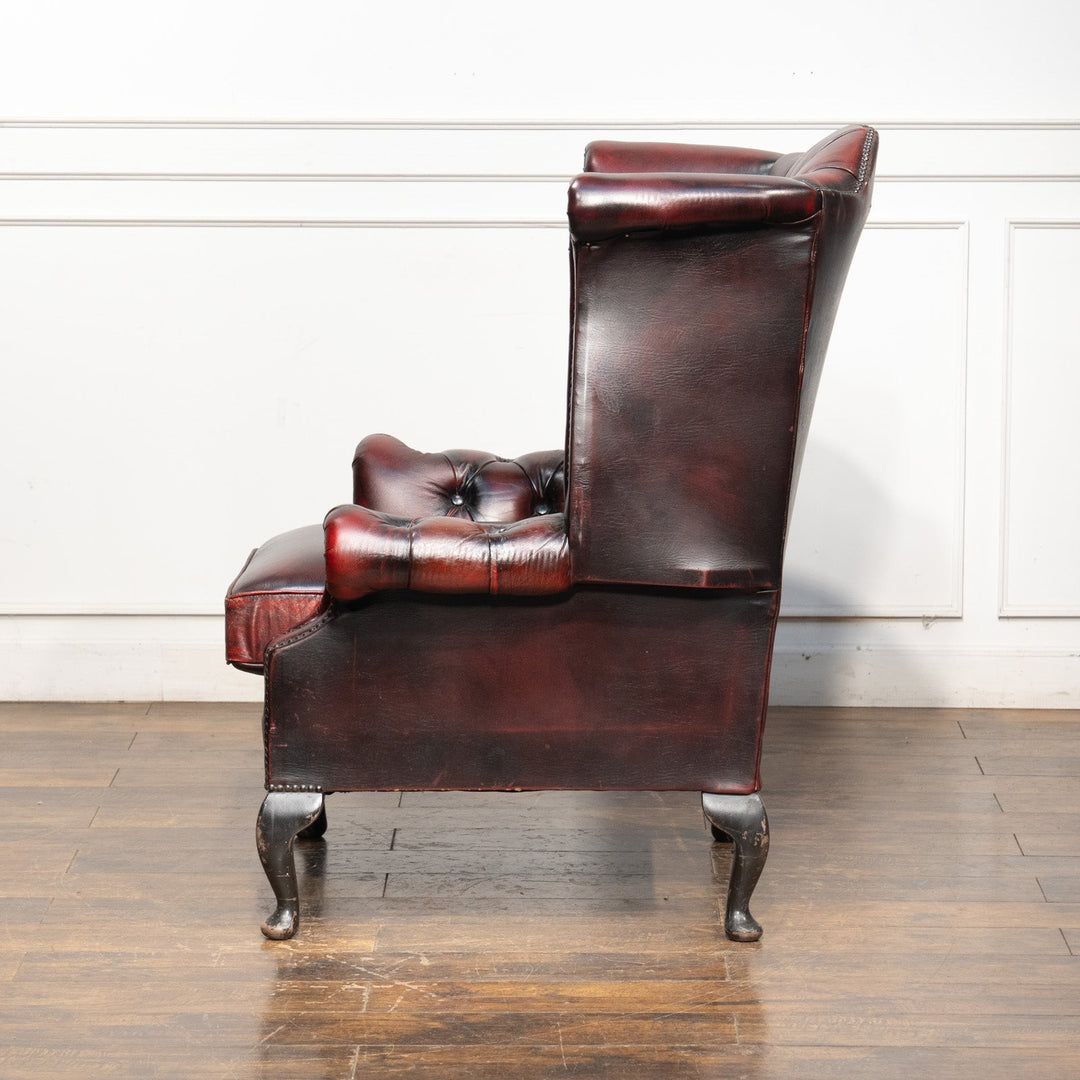 英国伝統スタイル マルーンレッド チェスターフィールド ウィングバックソファ /25G