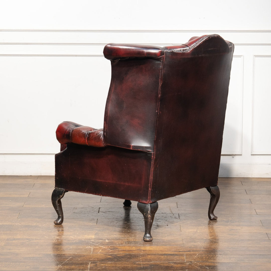 英国伝統スタイル マルーンレッド チェスターフィールド ウィングバックソファ /25G
