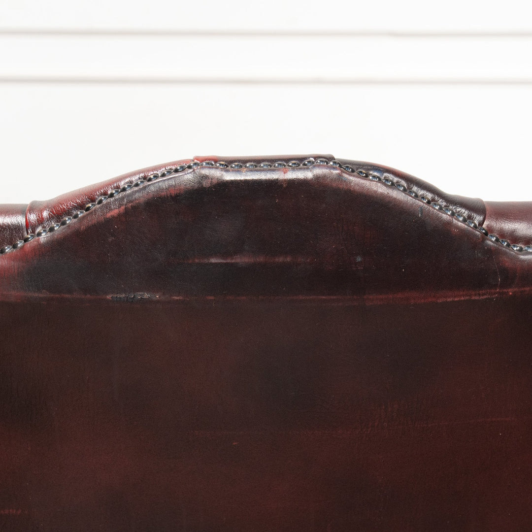 英国伝統スタイル マルーンレッド チェスターフィールド ウィングバックソファ /25G