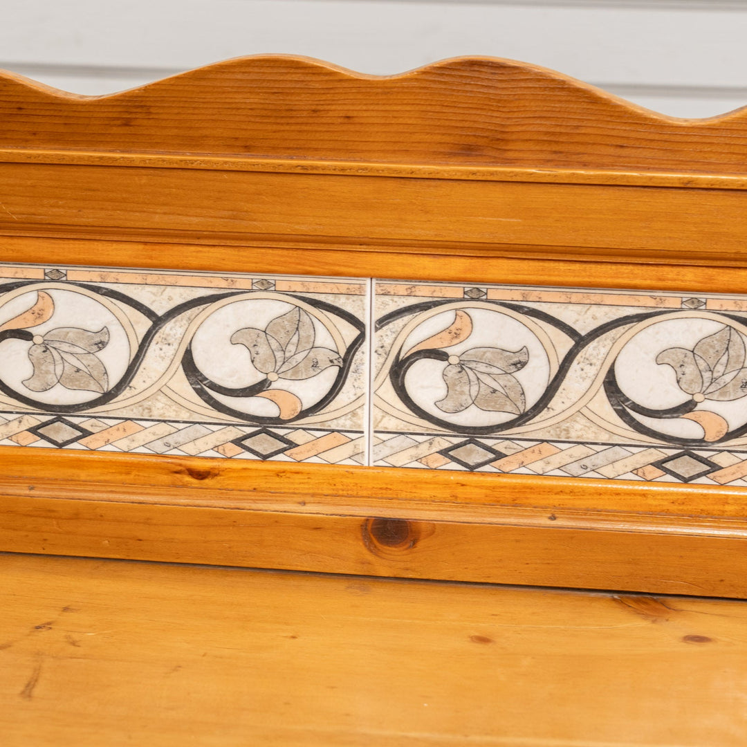 立ち上がりの花柄のタイルが可愛らしい パイン 3段 チェスト /25G