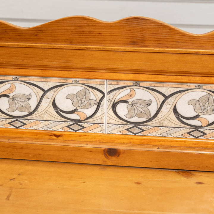 立ち上がりの花柄のタイルが可愛らしい パイン 3段 チェスト /25G