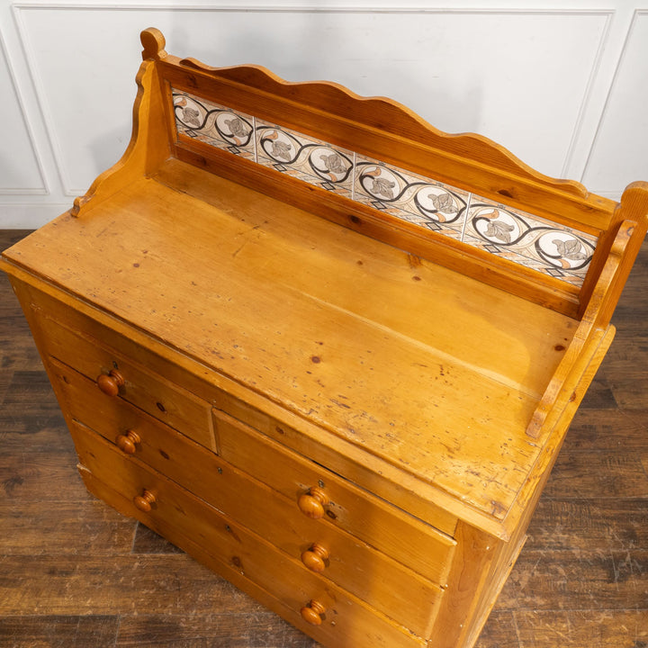 立ち上がりの花柄のタイルが可愛らしい パイン 3段 チェスト /25G