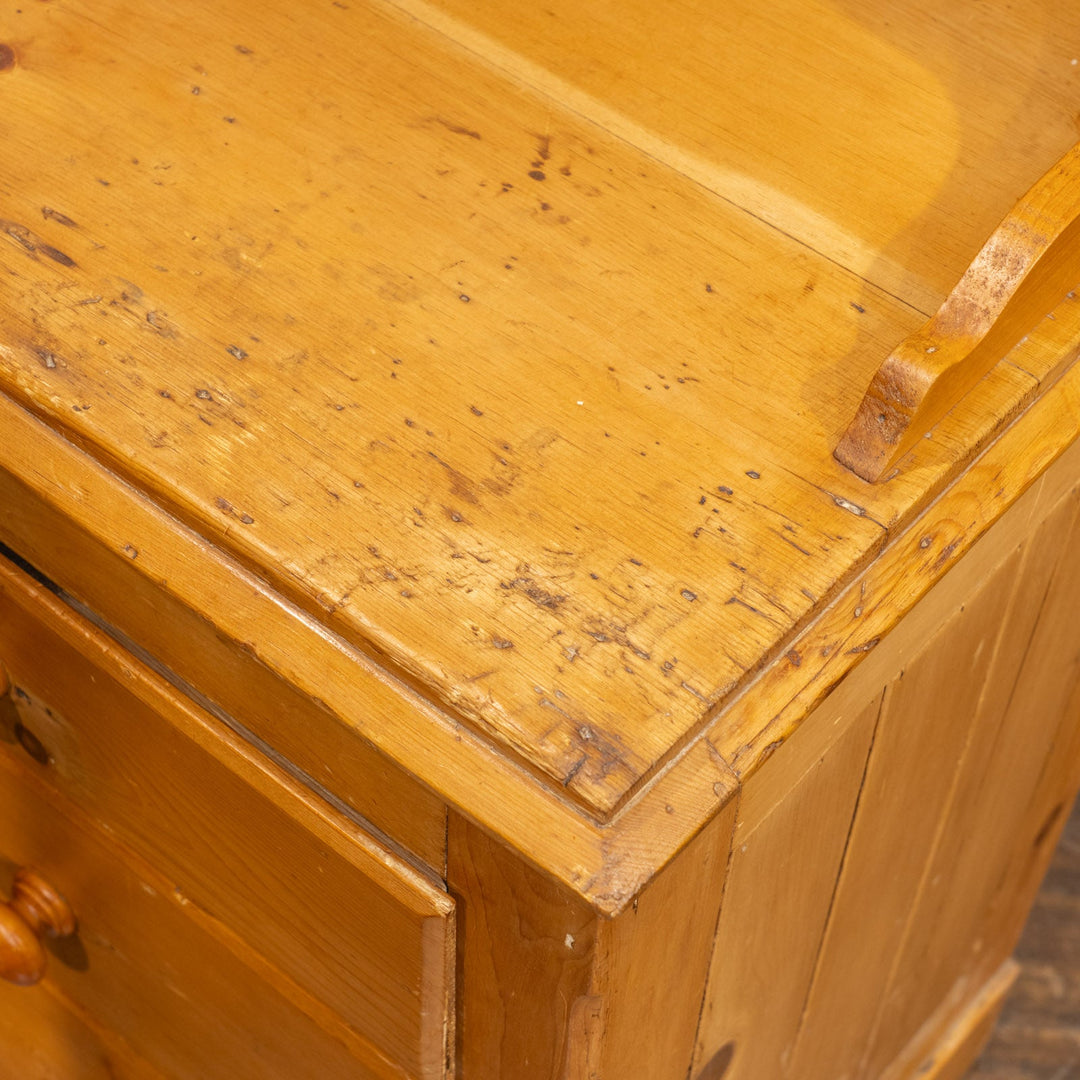 立ち上がりの花柄のタイルが可愛らしい パイン 3段 チェスト /25G