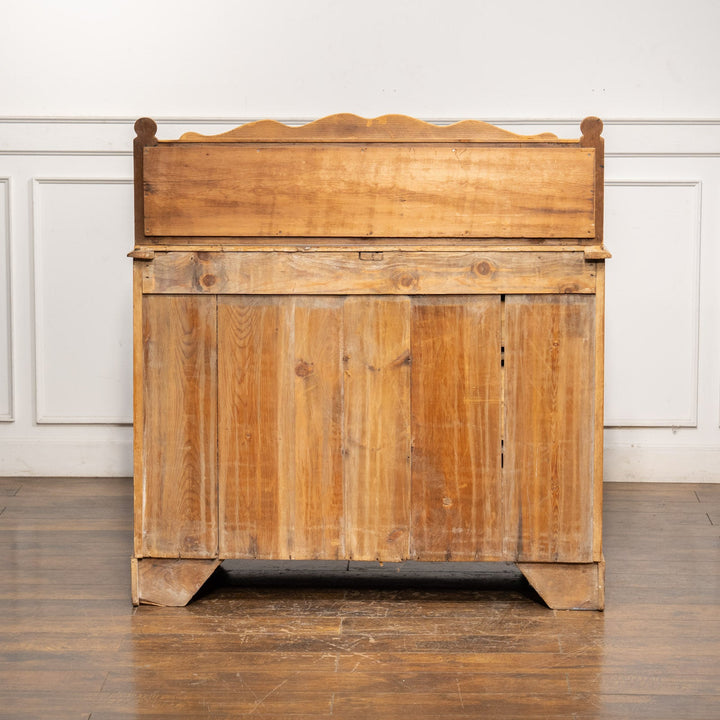 立ち上がりの花柄のタイルが可愛らしい パイン 3段 チェスト /25G