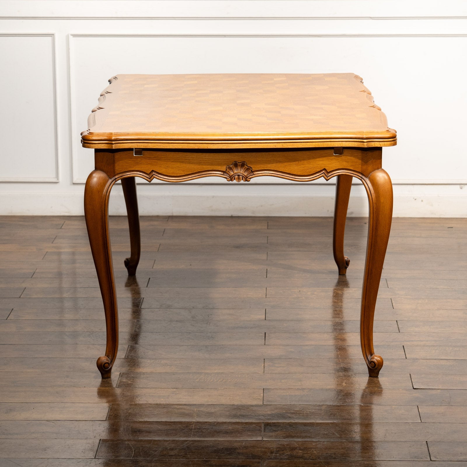 パーケトリー天板やカブリオールレッグが優美 ドローリーフ 伸長式