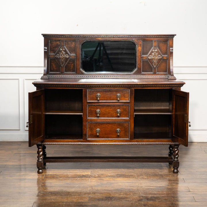 精緻な彫刻に力強いバーリーシュガーツイストレッグが印象的 ミラーバックサイドボード /25G