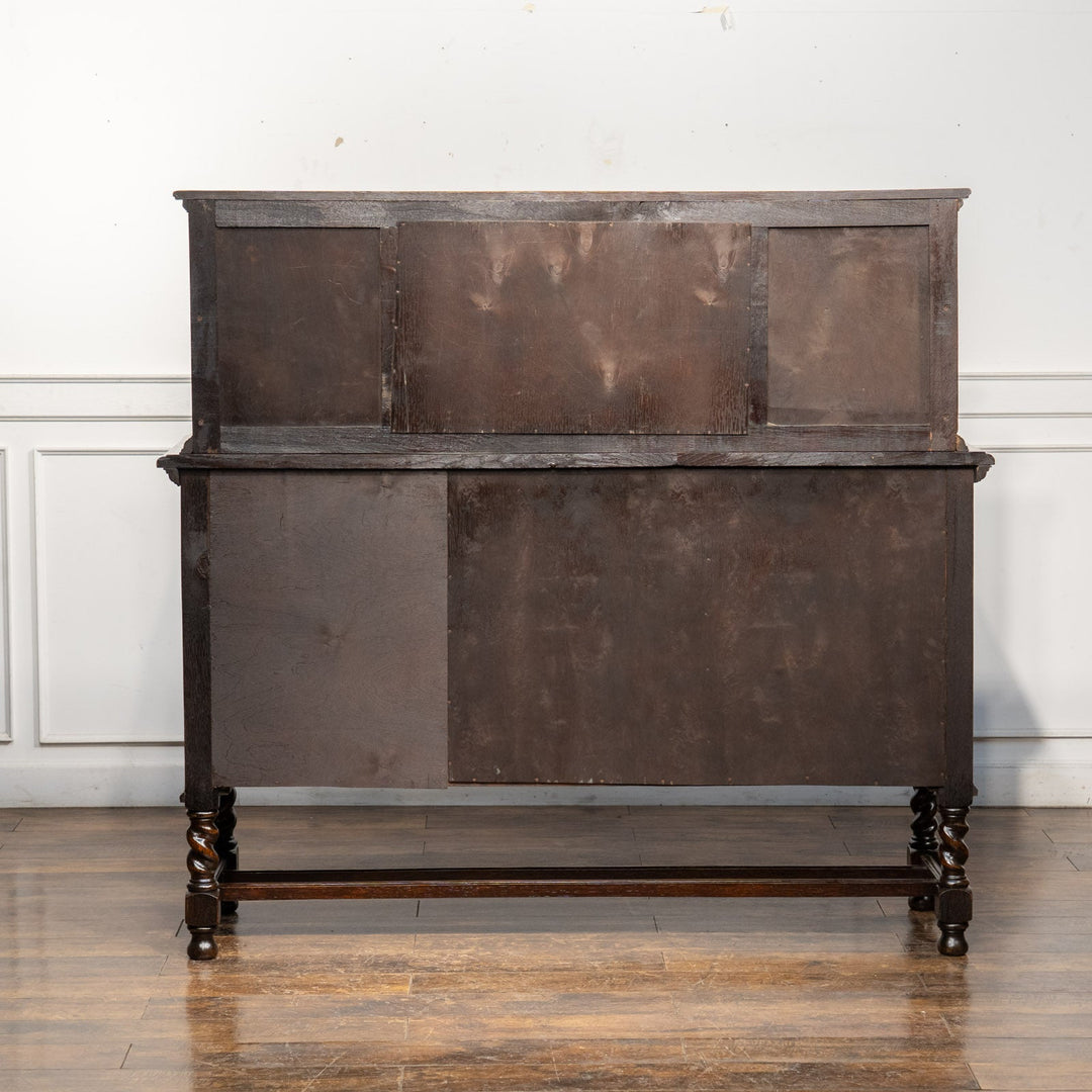 精緻な彫刻に力強いバーリーシュガーツイストレッグが印象的 ミラーバックサイドボード /25G