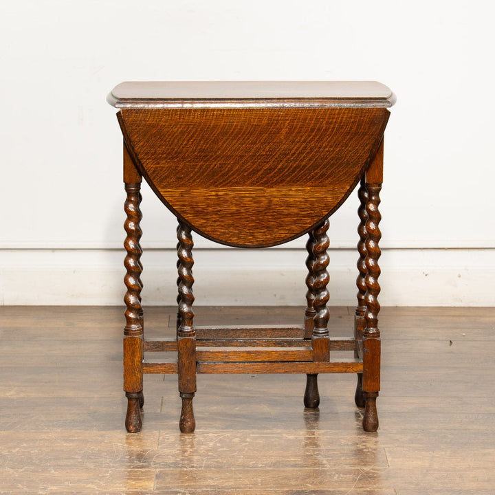 オーク材の虎斑模様や優美なツイストレッグが魅力 ゲートレッグ 折りたたみテーブル /25G-A