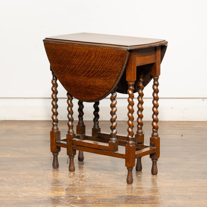 オーク材の虎斑模様や優美なツイストレッグが魅力 ゲートレッグ 折りたたみテーブル /25G-A