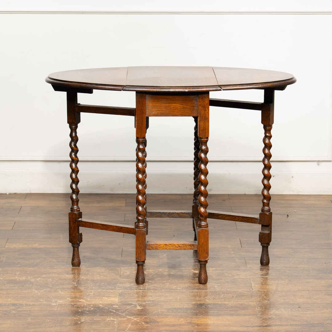 オーク材の虎斑模様や優美なツイストレッグが魅力 ゲートレッグ 折りたたみテーブル /25G-A