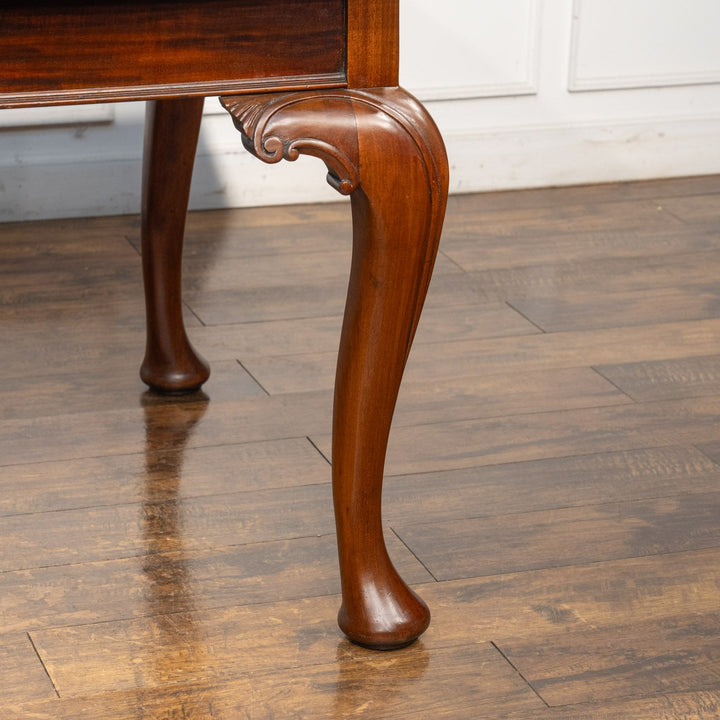 カブリオールレッグの膝の装飾が華やか ドローリーフ 伸長式ダイニングテーブル /25G