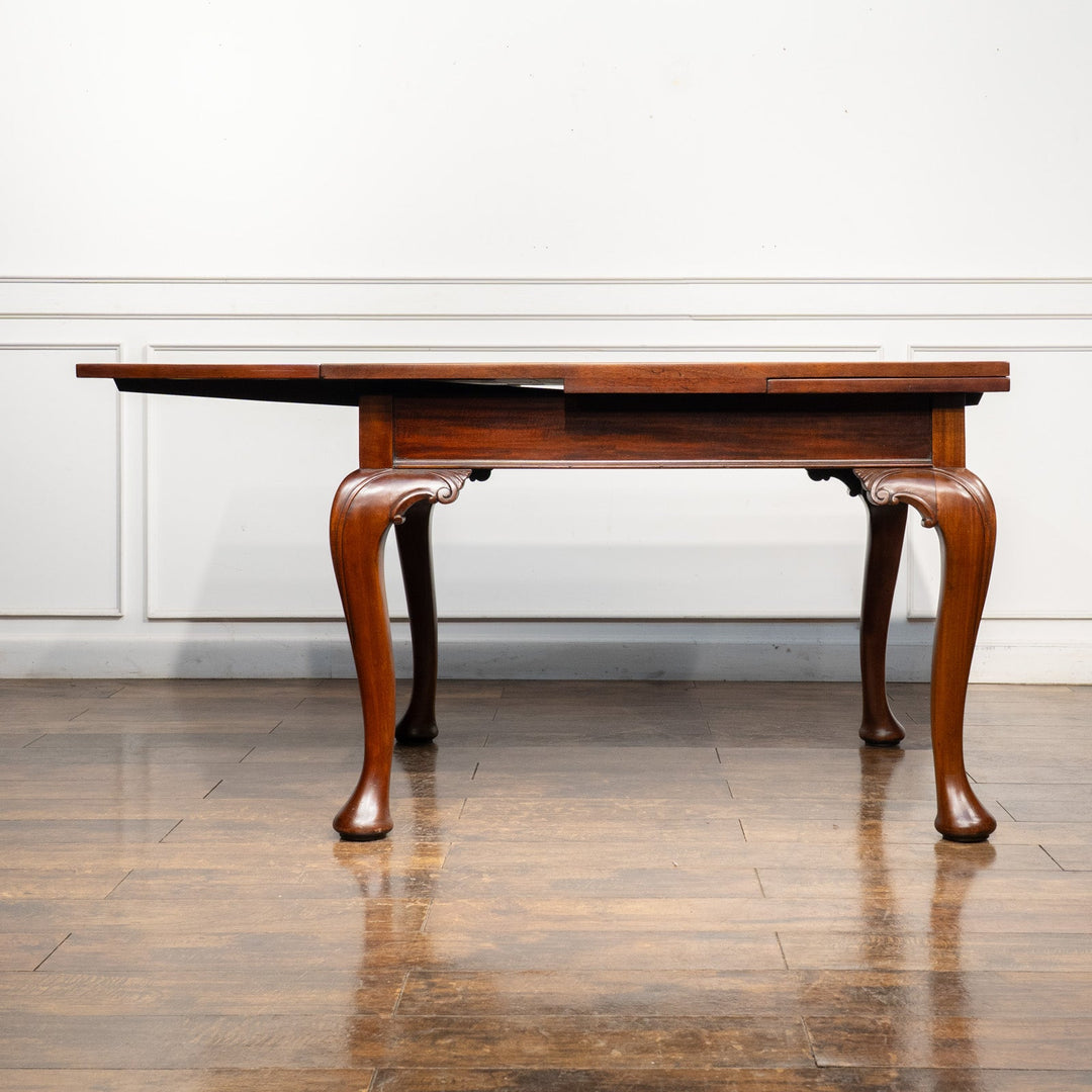 カブリオールレッグの膝の装飾が華やか ドローリーフ 伸長式ダイニングテーブル /25G