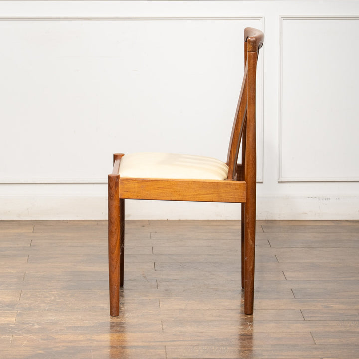 英国【Meredew メレデュー】洗練されたデザイン スラットバック ダイニングチェア /25G-1